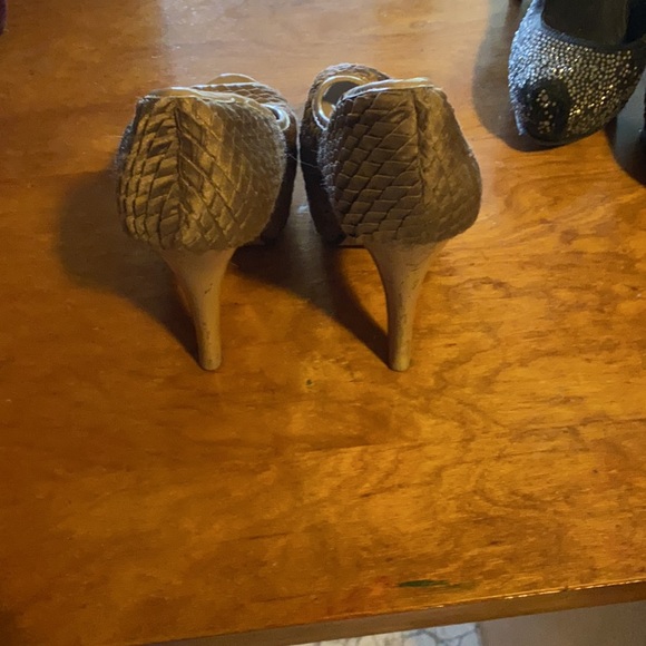 Lovely heels for a night out or for the day time. 60$ or best offer - Picture 2 of 2